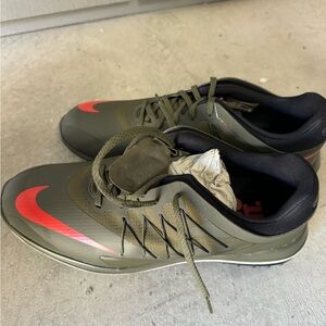 BN NEW Nike Lunarlon Golf Spikeless Shoes 10.5 Never Worn Khaki Green Red